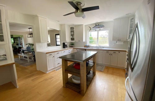 Williamsburg House | Classic Farmhouse with modern amenities near Elk Rapids and Traverse City