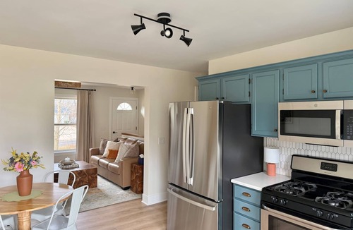 Greenville House | Clean & Comfortable Stay Near Downtown Greenville