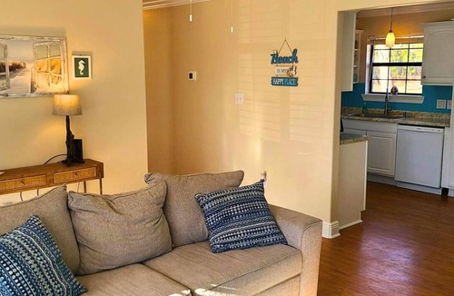 Waveland House | Close to everything! Old Town Bay St Louis, Beach, New Orleans just 45 min away