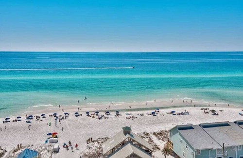 Indian Bayou Condo | Coastal Beach Retreat | Pool, Gym & Balcony Views