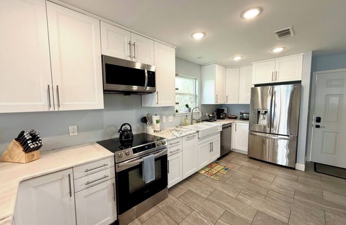 Villa Segunda House | Coastal Comfort ~ 4-bedroom house in fantastic Pensacola Beach