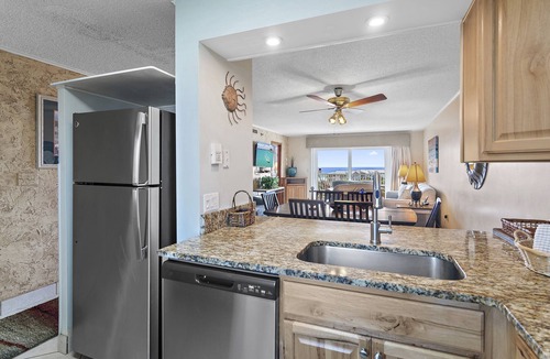 Holiday Isle Condo | Coastal Comfort & Resort Fun – Islander 613