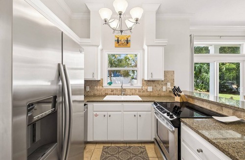White's Gulfview House | Coastal Retreat w/Private Pool + Firepit | 3-Min Walk to Beach Access | 4 Bikes