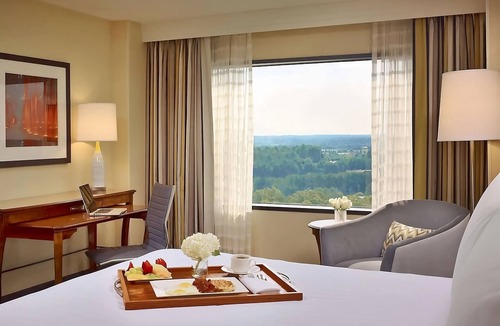 Gwinnett Place Hotel | Comfort and Convenience! 3 Amazing units near Pirates Cove Adventure Golf