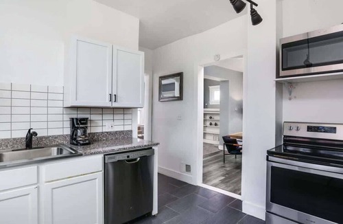 Detroit House | Comfortable Detroit Home | Parking | Sleeps 12
