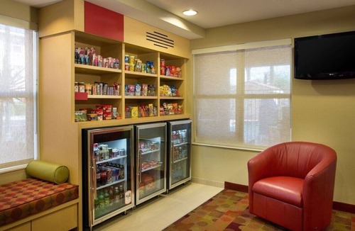 Novi Apartment | Comfortable Suite with Premium Channels Ideal for Family Stays in Novi