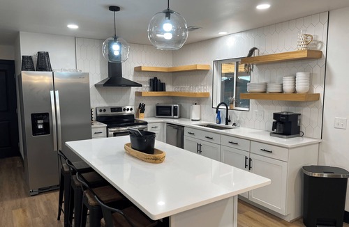 Wetumpka House | Commercial Arcades - Hottub - Pool Table - Kayaks - Canoe - Firepit