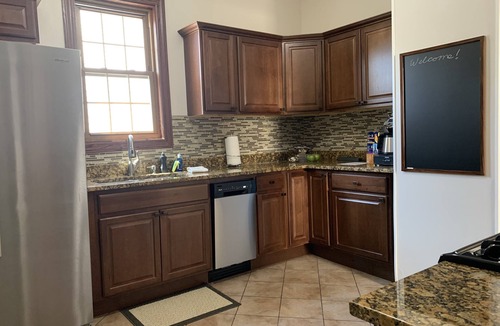Logan Square Apartment | Convenient, bright 2 bed in the heart of Logan Square with free street parking
