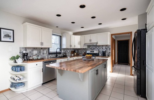 Kentwood House | `Corporate Elegance: Luxe Home in Grand Rapids`