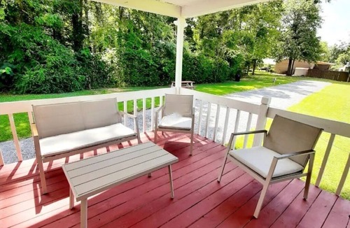 Childersburg House | Cottage 3-bedroom house in Tallaseehatchee Creek and the Coosa River/LayLake