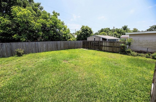 Pensacola House | Cottage on the Coast + 20 min to beach + Beautiful walking trail