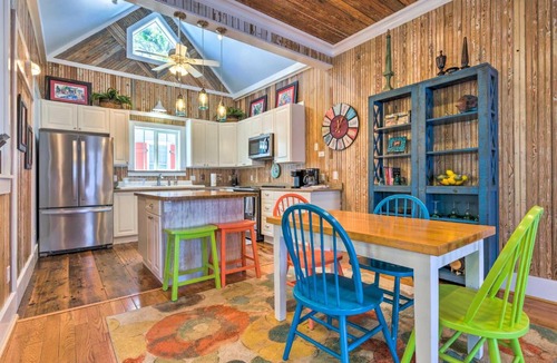 Old Town House | Cottage w/Porch - 3 Min Walk to Bay St Louis