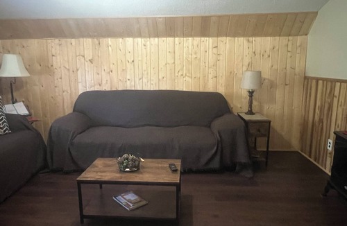 Lebanon Apartment | Countryside, tucked away behind the trees! Minutes from Nashville Speedway!
