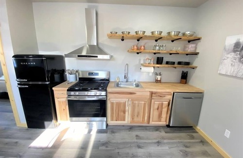 Chassell Apartment | Couples Getaway & Business Travel- 6 Miles to MTU