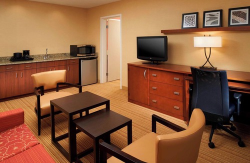 Utica Hotel | Courtyard by Marriott Detroit Utica
