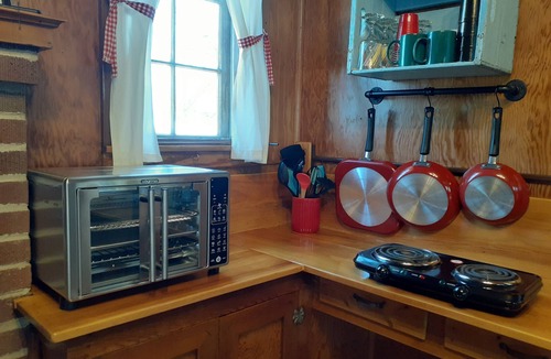 Broomfield Cabin | Cozy 1 Bdrm cabin/sleeps max 4. Fireplace/Lakefront/Boats included Open all year
