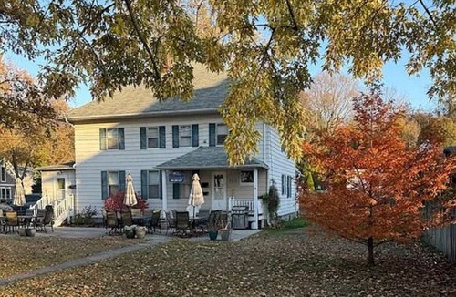 Saint Joseph Apartment | Cozy 1-bedroom apartment steps from the beach in St. Joseph - The Ethan