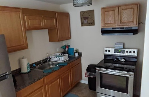 Shelby Township Apartment | Cozy 1 Bedroom Apartment- Shelby Twp - Apt 1