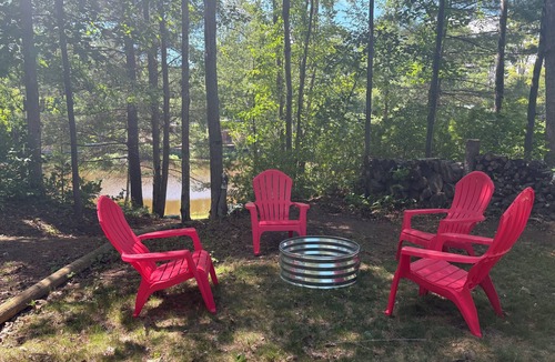 Alger Cabin | Cozy 1-bedroom studio cabin on Secord Lake 2.5hrs north of Detroit.