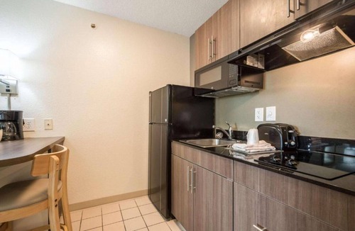 Roswell Apartment | Cozy 2-Bed ADA Room|Nsmk