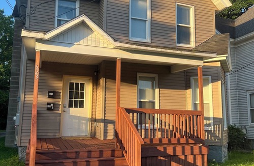 Marshall Apartment | Cozy 2-bedroom apartment with AC, WiFi, and self check-in in welcoming Marshall