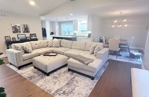 Northville Condo | Cozy 2-bedroom condo in charming Northville with AC and gym access
