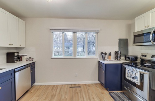 Oak Park House | Cozy 2BR/1BA Ranch - Near Downtown Royal Oak