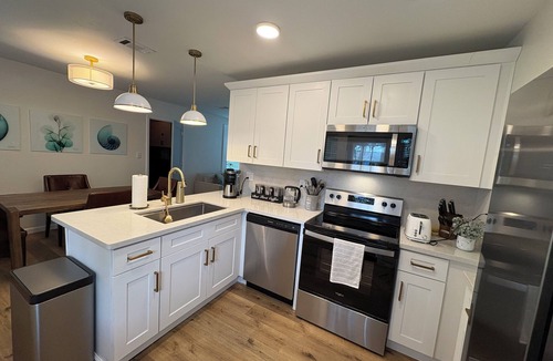 Navy Point Cottage | Cozy 3 bed, 2 bath cottage 0.2 miles to boat ramp/waterfront trails Dog friendly