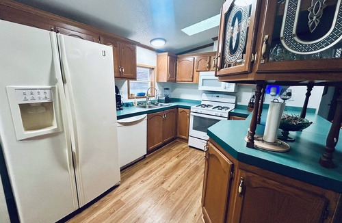 Bryan House | Cozy 3 Bedroom/2 Bath