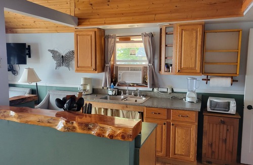 Pickerel Cottage | Cozy and welcoming 1 bedroom cottage on Pickerel Lake. Sleeps 4.