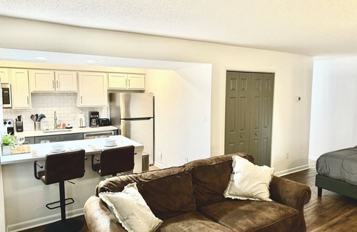 Huntsville Apartment | Cozy apartment in delightful Huntsville with Queen bed