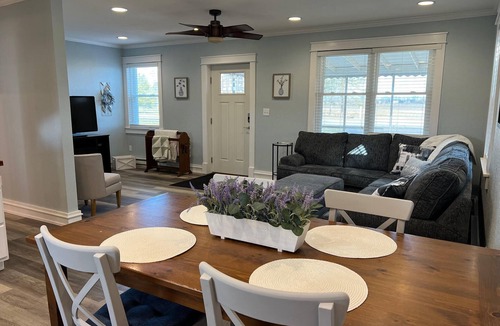 Monclova House | Cozy cottage that allows for pets, the experience of outdoors, and the big city!