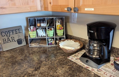 White Pine House | Cozy Cottage w/Sauna & EV 14-50 Outlet! HOT TUB available April - October