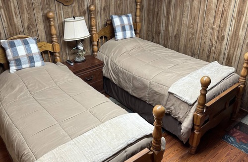 Eufaula Cabin | Cozy country cabin just 7 miles from beautiful Lake Eufaula! Recently remodeled!
