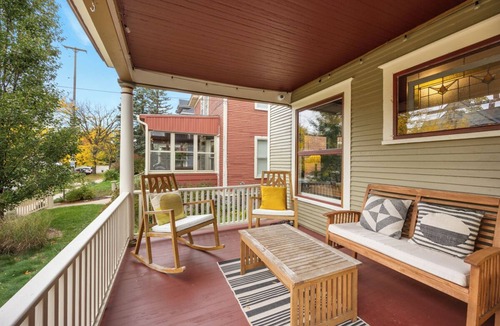 Grand Rapids House | Cozy Craftsman in Heritage Hill – Entire home, mid-term stays (30+ days)