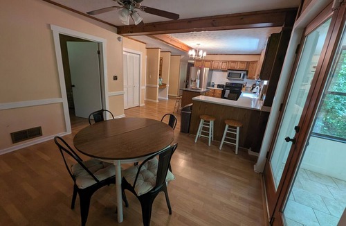 Snellville Cabin | Cozy Elegant Cabin in the heart of Snellville forest