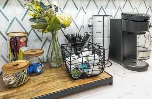 Berkley House | Cozy Gem, Hot Tub, close to downtown Berkley shops and restaurants