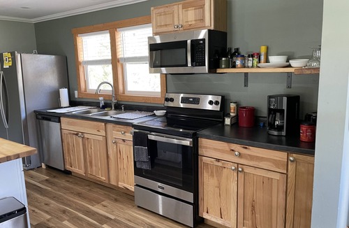 Iron Mountain House | Cozy Golf & Ski Retreat by Pine Mountain-Near many other activities/attractions!