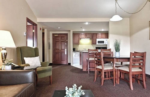 Pembine Hotel | Cozy Group Stay | Free Parking, Pool, Gym, & Riverside Adventures Nearby