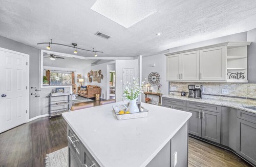 Pensacola House | Cozy Home on a Pond - 8 Miles to the Beach!