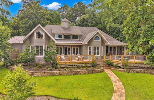 Dadeville House | Cozy Lakefront Home on Lake Martin with Private Boat Ramp. Auburn Side!
