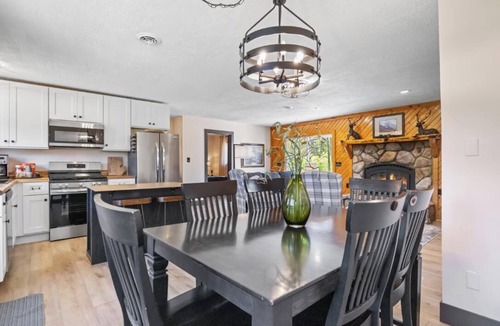 Irons House | Cozy Lodge on 10 acres- Sleeps 9, Newly Renovated, Game Room, Lg Deck, Irons MI.
