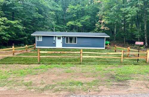 Gwinn House | Cozy Retreat in UP of Michigan near Shag Lake- Perfect for Outdoor Enthusiasts!