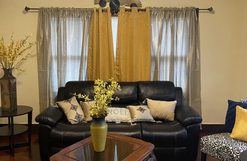 Grand Rapids Apartment | Cozy retreat ! Spacious family friendly 10 minutes away from downtown