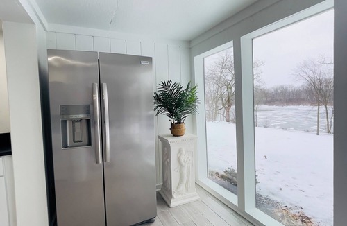 Maumee Apartment | Cozy riverside 1-bedroom retreat in uptown Maumee!