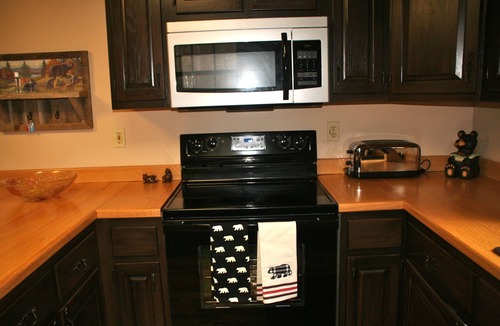 Byrdstown House | Cozy Riverside Getaway Near Dale Hollow Lake, Fire pit, Fishing, Hiking Nearby