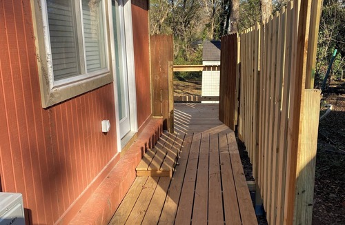 Candler-McAfee Apartment | Cozy studio in wonderful Decatur with refreshing AC and heat, and private deck.