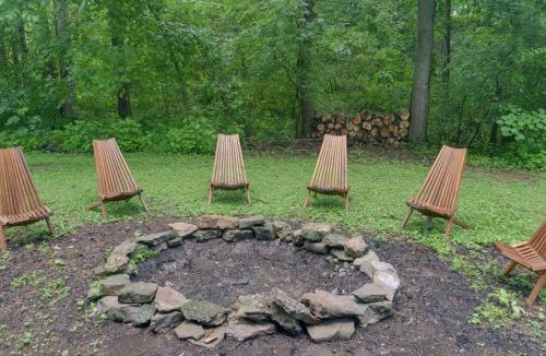 Tullahoma House | Cozy Tennessee Cabin w/Deck, Grill & Fire Pit!