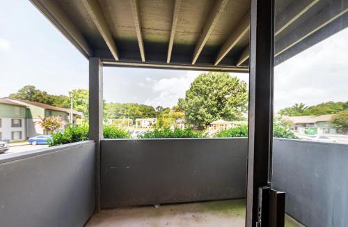 Crestline Heights Apartment | Cozy work & stay apartment in Birmingham
