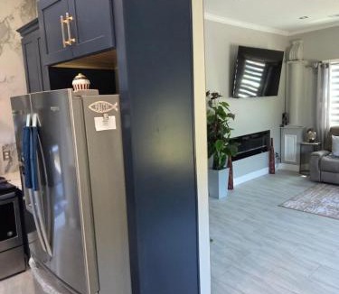 Hampton House | COZYmobay 2